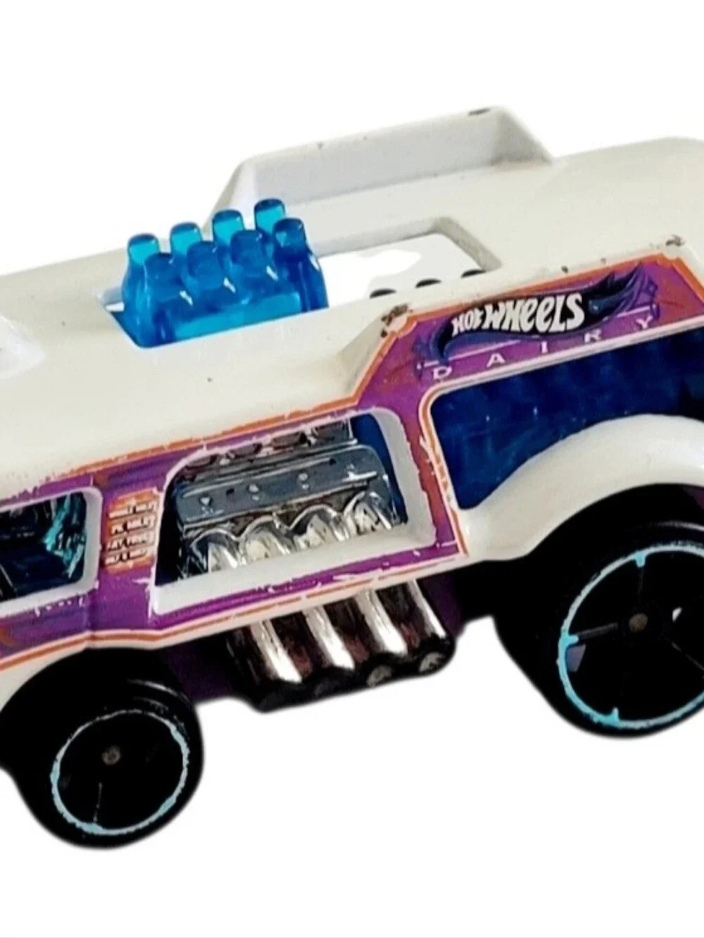 2015 Hot Wheels City Chill Mill Purple/ White Version Dairy Truck Die-Cast 1:64.